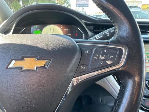 Used 2019 Chevrolet Bolt Premier w/ Infotainment Package image 7