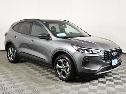 Used 2025 Ford Escape ST-Line image 4