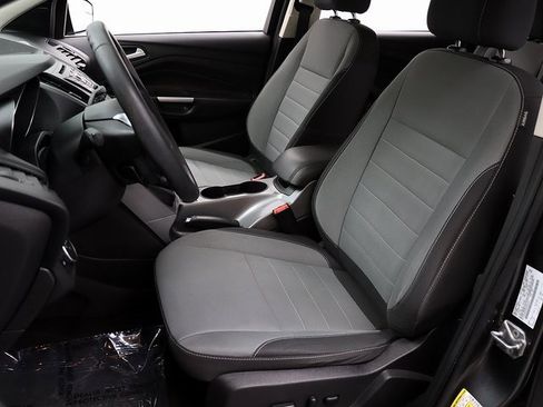 Used 2016 Ford Escape SE image 9