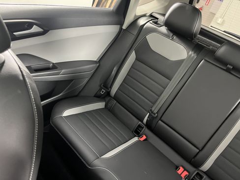 Used 2023 Volkswagen Taos SEL image 22