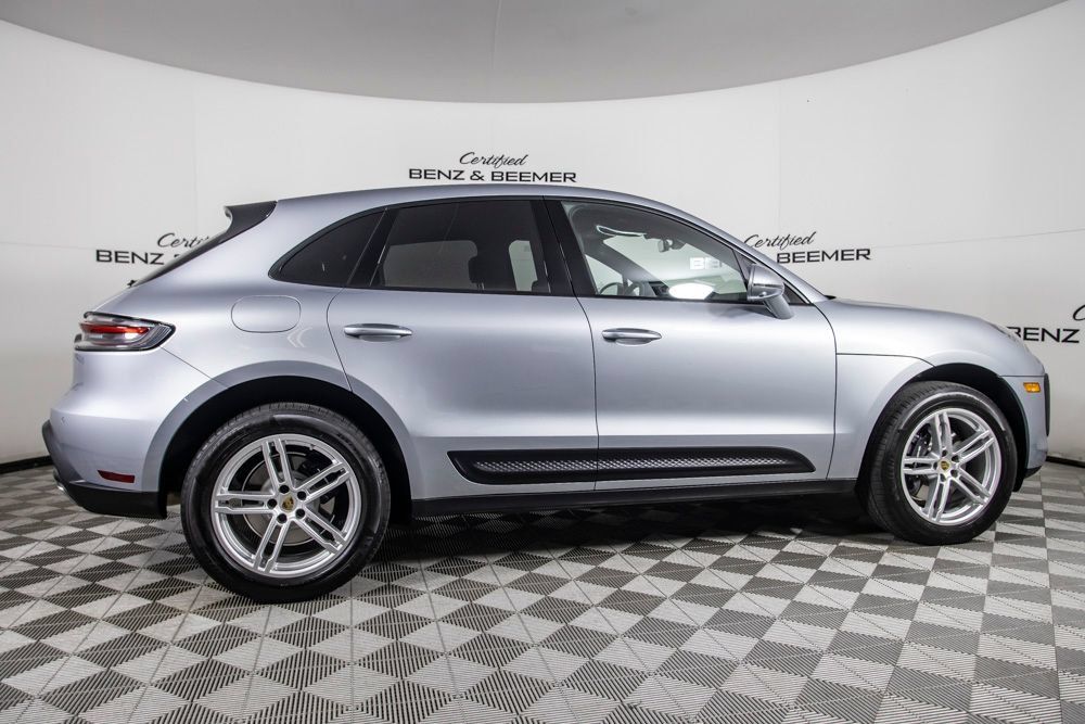 Used 2025 Porsche Macan Turbo AWD/4WD image 4