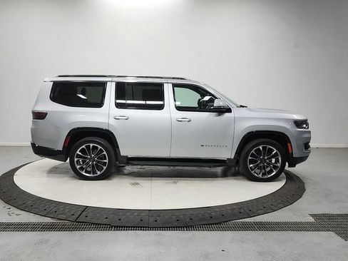 Used 2022 Jeep Wagoneer Series II w/ Premium Group I AWD/4WD image 8