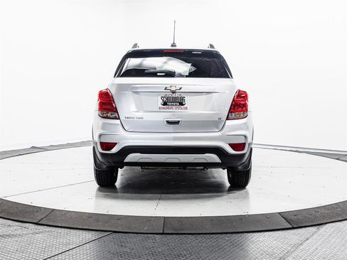 Used 2017 Chevrolet Trax LT w/ LT Convenience Package image 8