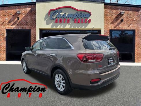 Used 2019 Kia Sorento AWD image 9