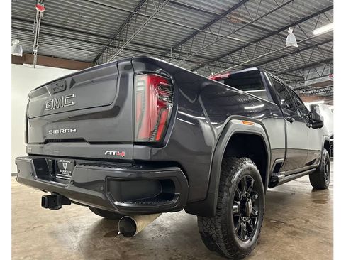 Used 2025 GMC Sierra 2500 AT4 w/ AT4 Premium Plus Package AWD/4WD image 15