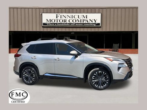 Used 2026 Nissan Rogue Platinum w/ Platinum Premium Package AWD/4WD image 1
