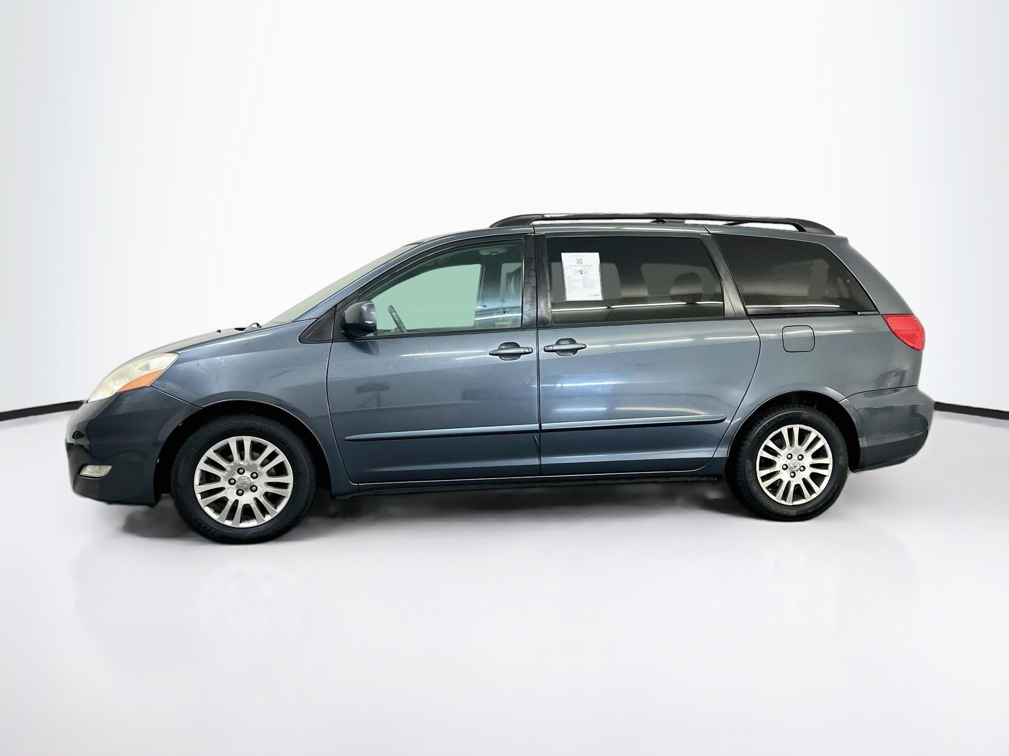 Used 2007 Toyota Sienna XLE FWD image 4