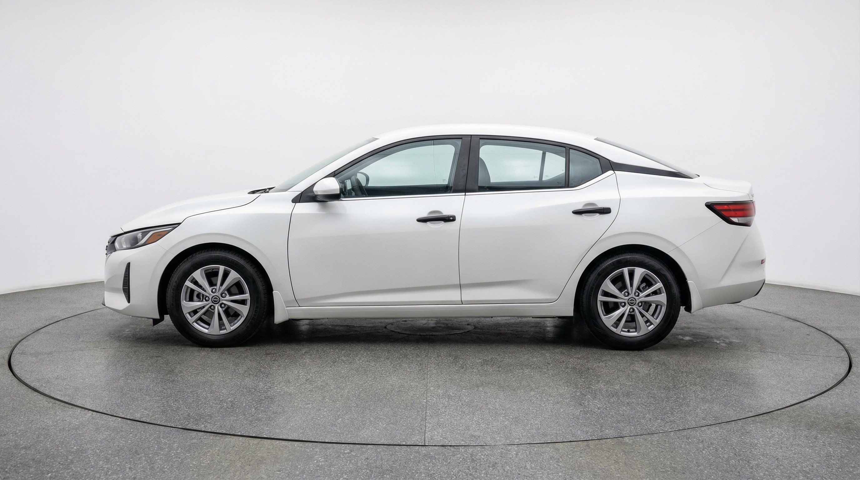 Used 2025 Nissan Sentra S FWD image 5