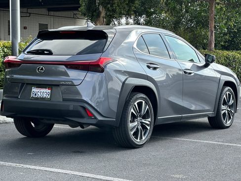 Certified 2021 Lexus UX 200 w/ Accessory Package (Z1) FWD image 9