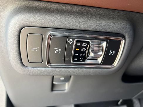 New 2026 Lincoln Nautilus Reserve AWD/4WD image 36