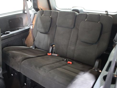 Used 2017 Dodge Grand Caravan SE FWD image 17