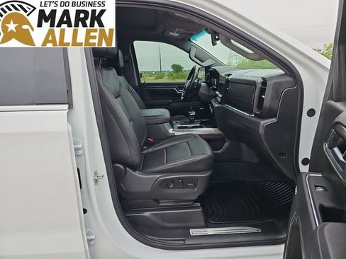 Used 2025 Chevrolet Silverado 1500 LTZ AWD/4WD image 27
