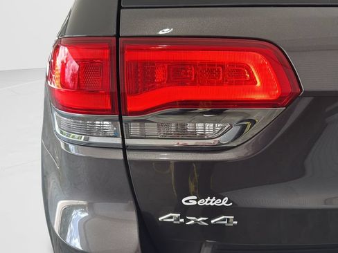 Used 2019 Jeep Grand Cherokee Limited AWD/4WD image 14