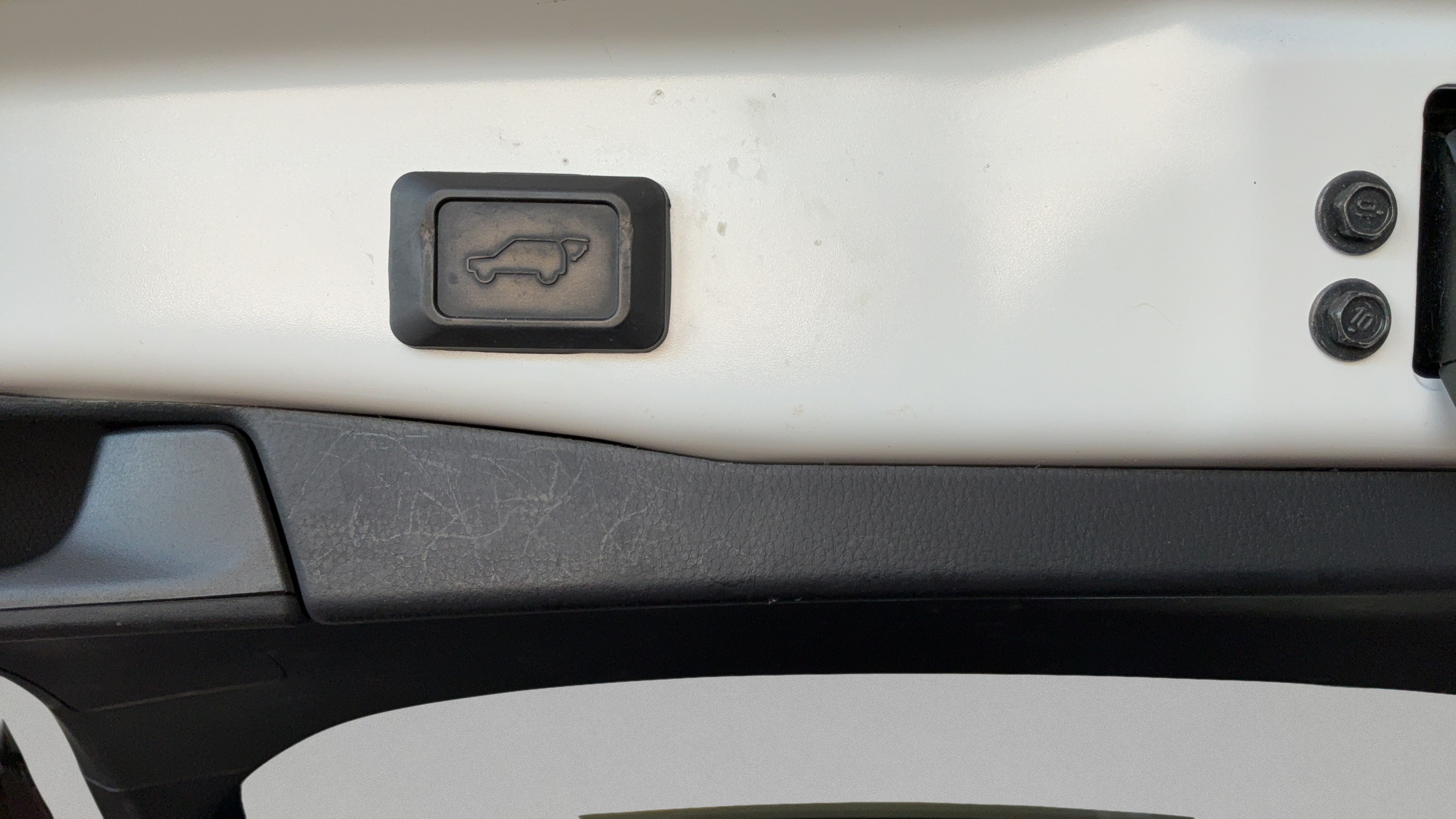 Used 2021 Toyota RAV4 XLE w/ Convenience Package FWD image 29