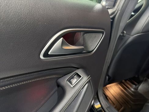 Used 2019 Mercedes-Benz CLA 250 image 31