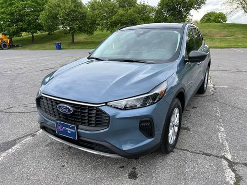Used 2024 Ford Escape Active w/ Tech Pack #1 AWD/4WD image 4