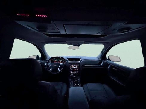 Used 2017 Chevrolet Traverse Premier image 15