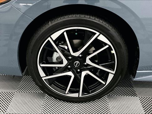 New 2025 Nissan Sentra SR w/ SR Premium Package FWD image 25