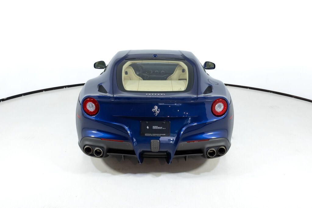 Used 2017 Ferrari F12 Berlinetta RWD image 7
