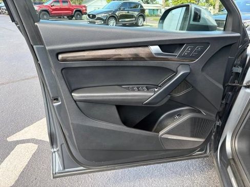Used 2019 Audi Q5 2.0T Premium Plus w/ Premium Plus Package AWD/4WD image 12