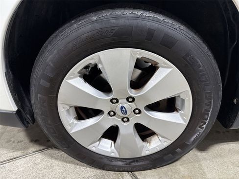 Used 2011 Subaru Outback 2.5i Limited w/ PWR Moonroof Pkg image 25