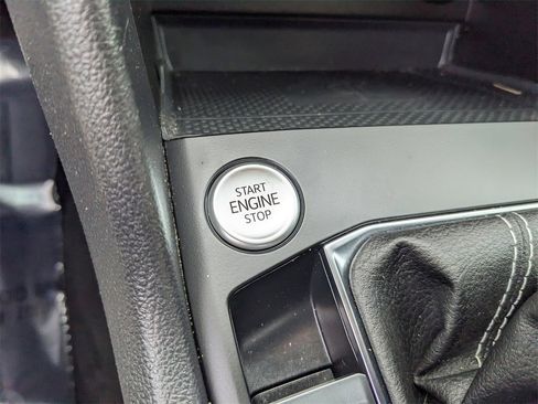 Certified 2022 Volkswagen Taos SE image 27