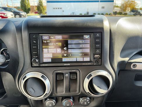 Used 2013 Jeep Wrangler Sahara w/ Dual Top Group image 13