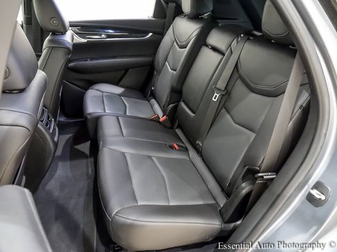 Used 2021 Cadillac XT5 Premium Luxury image 16