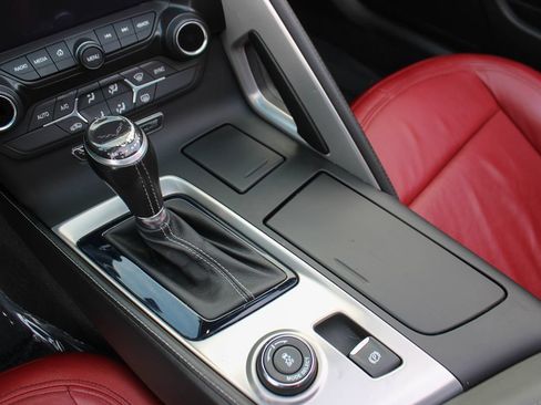 Used 2019 Chevrolet Corvette Stingray Coupe w/ 1LT RWD image 22
