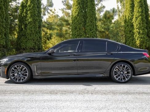 Used 2021 BMW 750i xDrive w/ Luxury Rear Seating Package AWD/4WD image 5