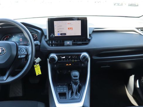 Used 2025 Toyota RAV4 LE AWD/4WD image 15