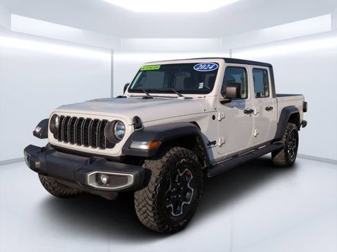 Used 2024 Jeep Gladiator Sport AWD/4WD image 6