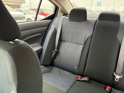 Used 2025 Nissan Versa SV FWD image 31