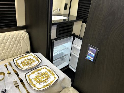 Used 2022 Mercedes-Benz Sprinter 3500 image 13