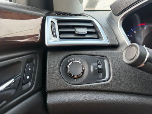 Used 2016 Cadillac SRX Luxury w/ Driver Awareness Package AWD/4WD image 25