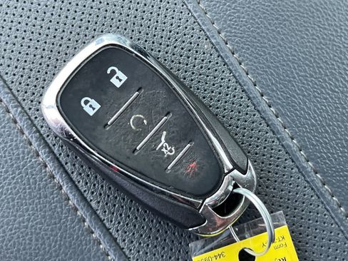 Used 2020 Chevrolet Traverse Premier FWD image 29
