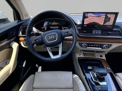 Used 2023 Audi Q5 Premium w/ Premium Plus Package AWD/4WD image 5