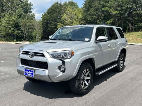 Used 2022 Toyota 4Runner TRD Off-Road Premium w/ Moonroof Package AWD/4WD image 3