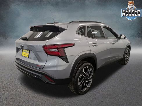 Used 2024 Chevrolet Trax RS w/ Sunroof Package image 4