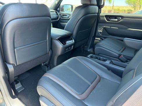 New 2025 Nissan Armada SL w/ Captain's Chari Seat Package image 23