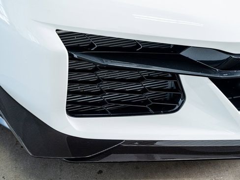 Used 2026 Chevrolet Corvette ZR1 w/ ZR1 Carbon Fiber Aero Package image 21