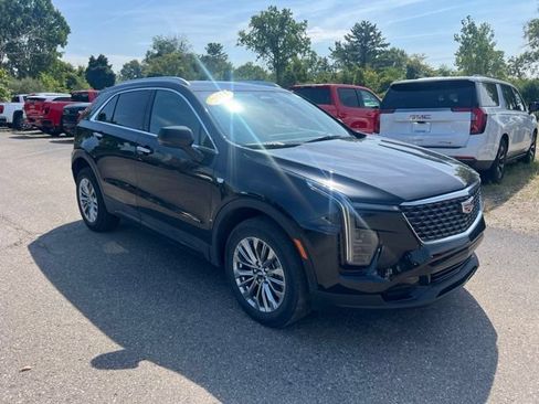 Used 2024 Cadillac XT4 Premium Luxury AWD/4WD image 3