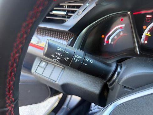 Used 2019 Honda Civic Type R image 13