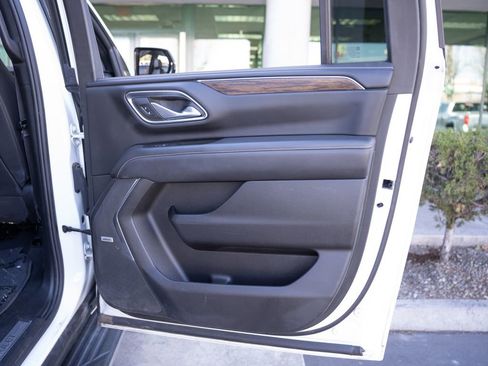 Used 2023 Chevrolet Suburban Premier AWD/4WD image 23