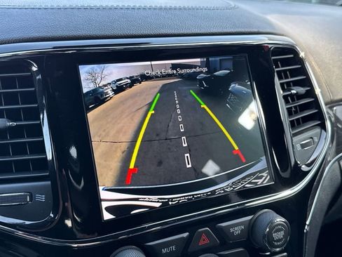 Used 2020 Jeep Grand Cherokee Overland image 29