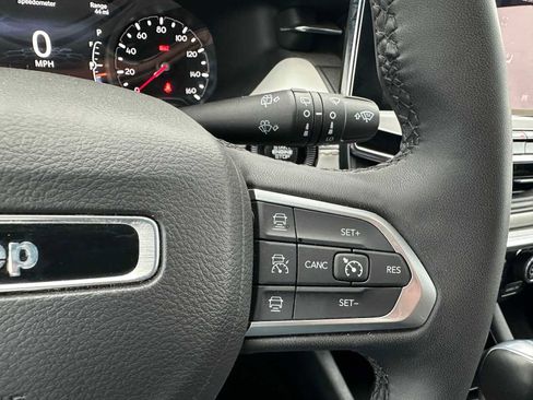 Used 2024 Jeep Compass Limited image 33