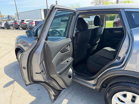 Used 2019 Nissan Rogue Sport S image 11