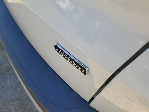 Used 2023 Ford Escape SE image 8