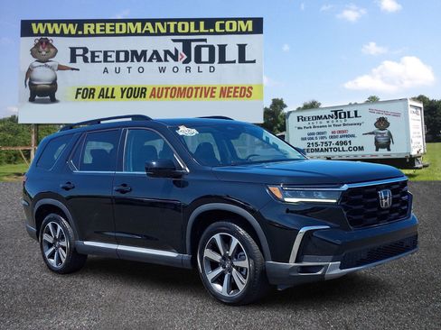 Used 2023 Honda Pilot Touring image 1