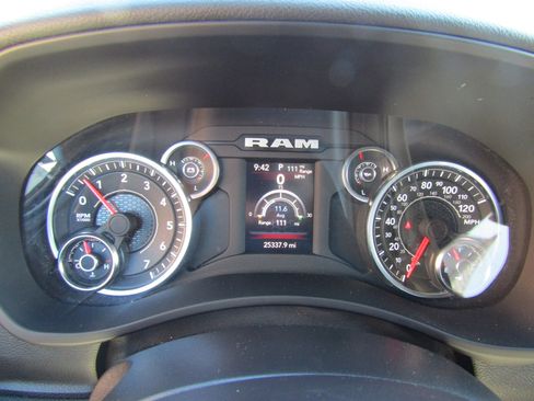 Used 2024 RAM 2500 Big Horn image 26